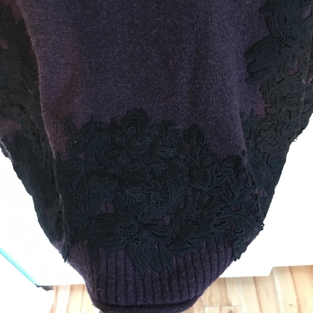 Sweater - Picture 4 of 4